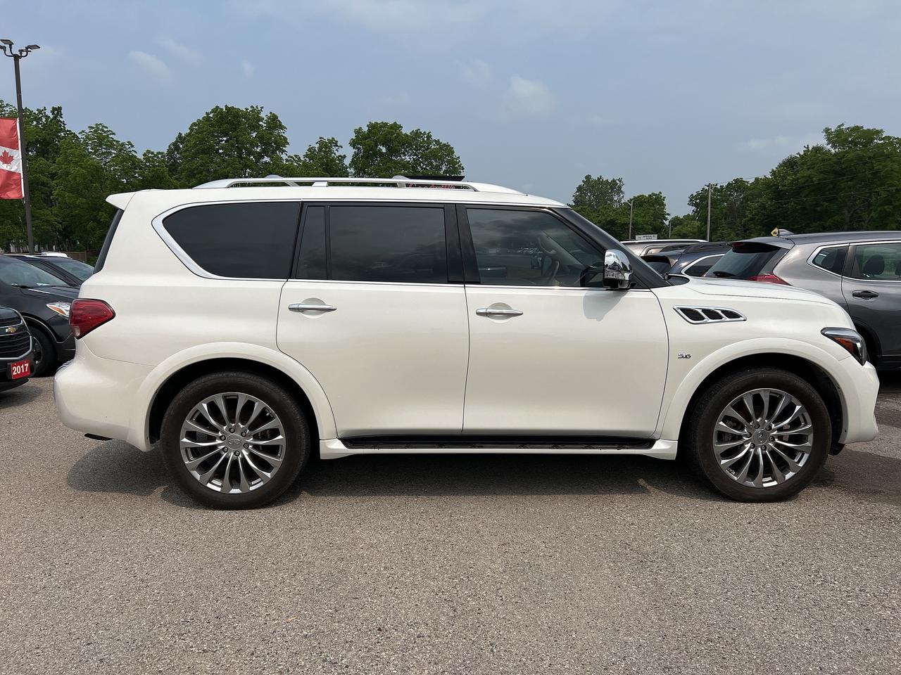 2016 Infiniti QX80 NAV, DVD, SUNROOF, HEATED / COOLED LEATHER! Photo