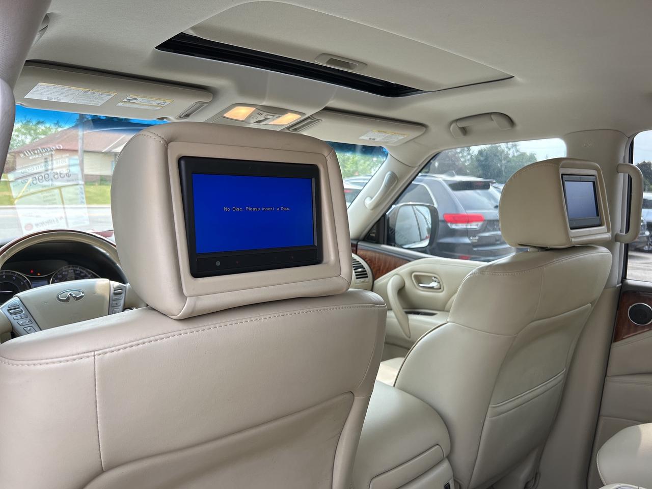 2016 Infiniti QX80 NAV, DVD, SUNROOF, HEATED / COOLED LEATHER! Photo