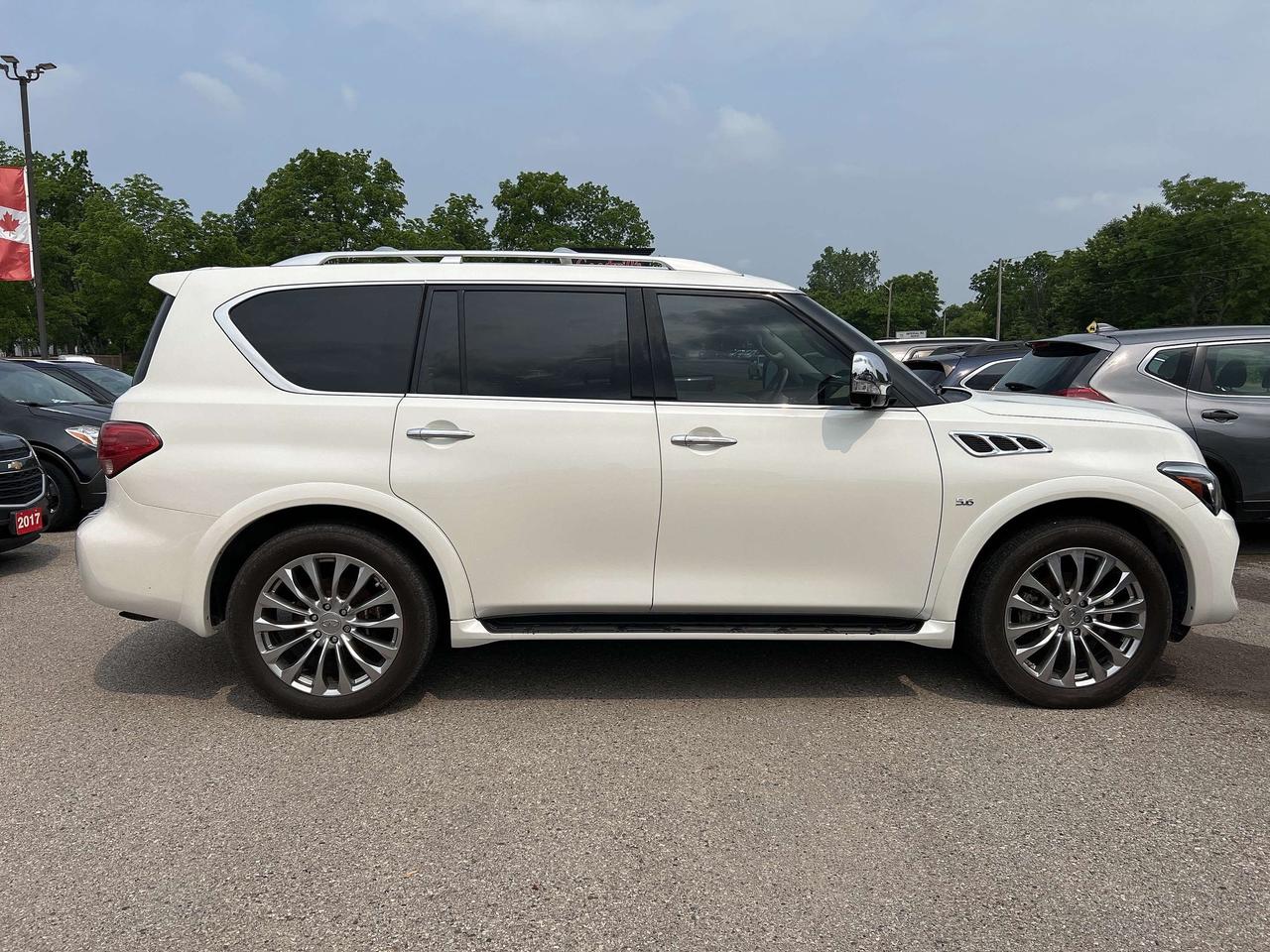2016 Infiniti QX80 NAV, DVD, SUNROOF, HEATED / COOLED LEATHER! Photo
