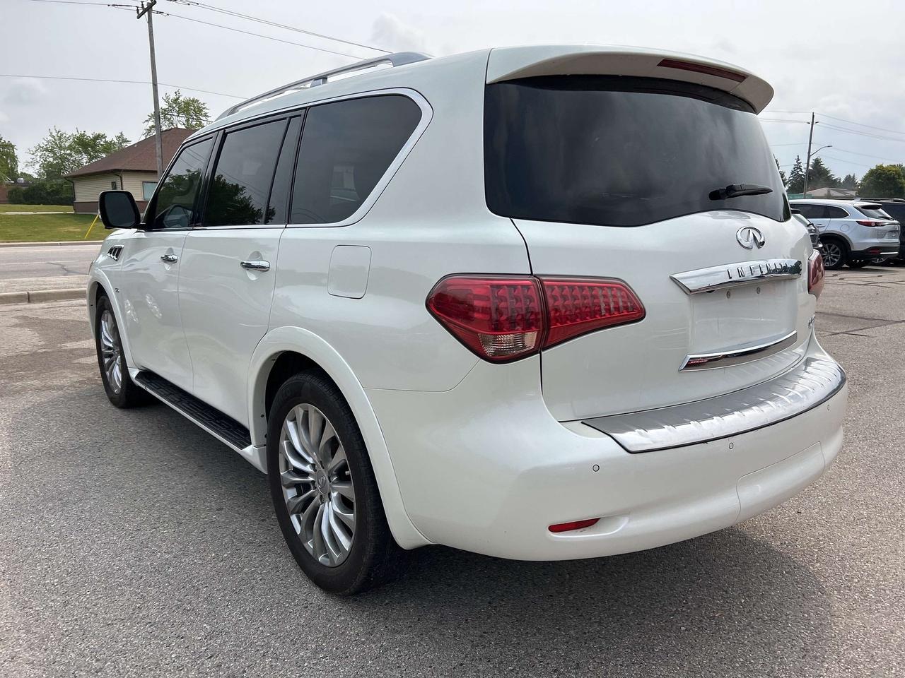 2016 Infiniti QX80 NAV, DVD, SUNROOF, HEATED / COOLED LEATHER! Photo