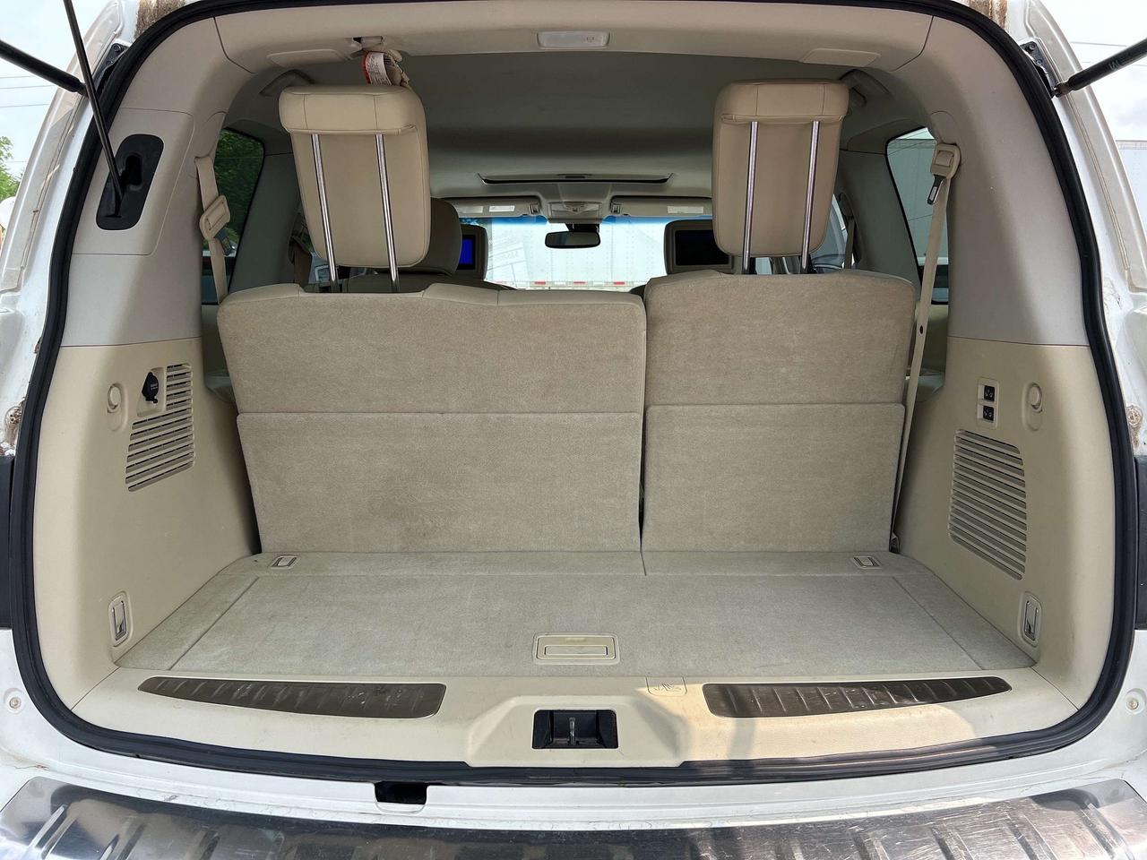 2016 Infiniti QX80 NAV, DVD, SUNROOF, HEATED / COOLED LEATHER! Photo