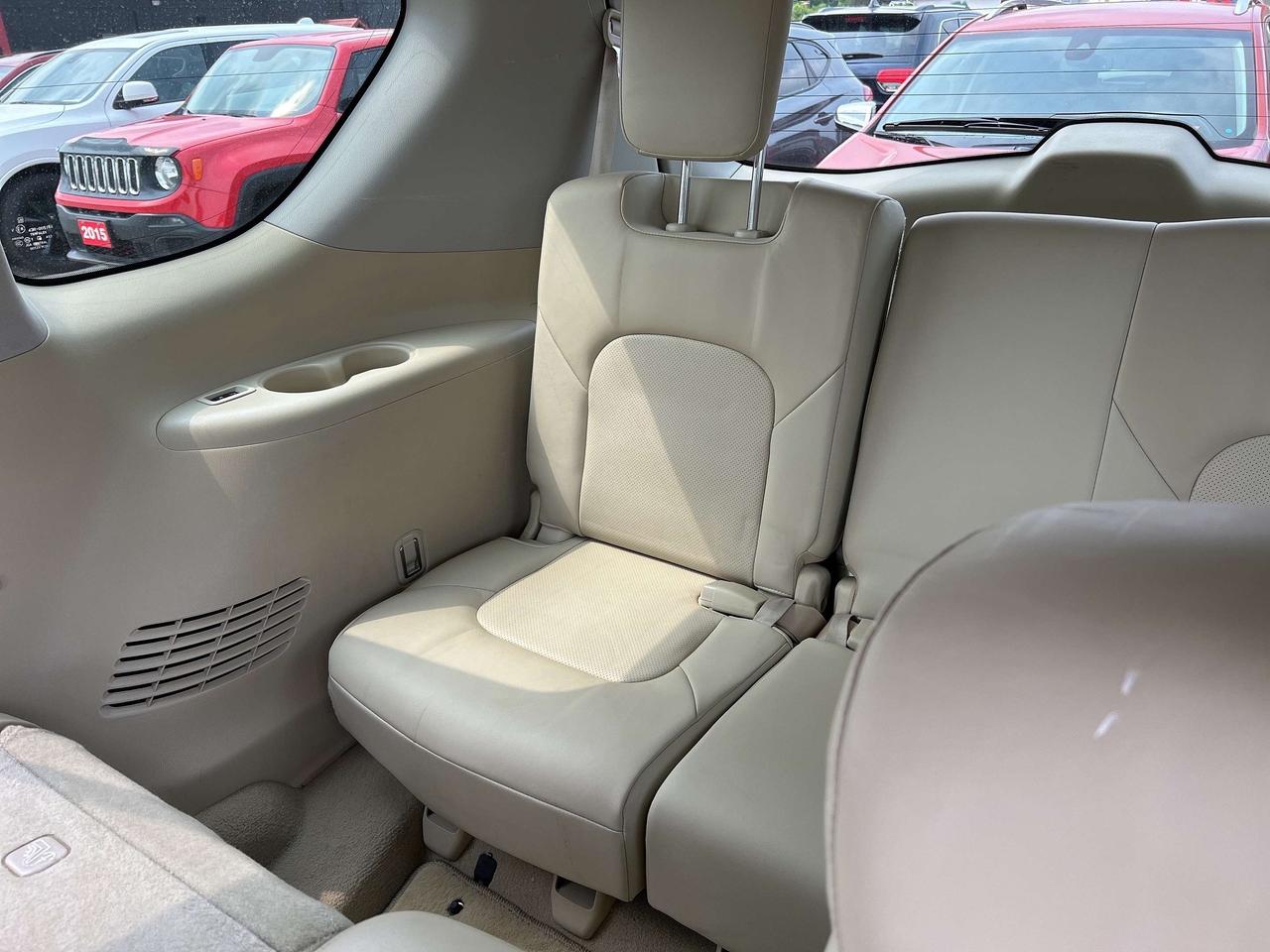 2016 Infiniti QX80 NAV, DVD, SUNROOF, HEATED / COOLED LEATHER! Photo