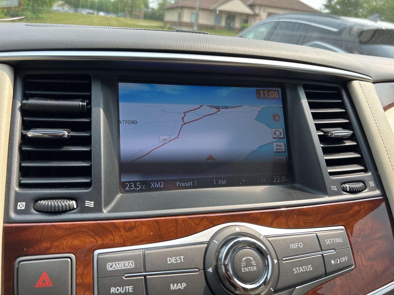 2016 Infiniti QX80 NAV, DVD, SUNROOF, HEATED / COOLED LEATHER! Photo