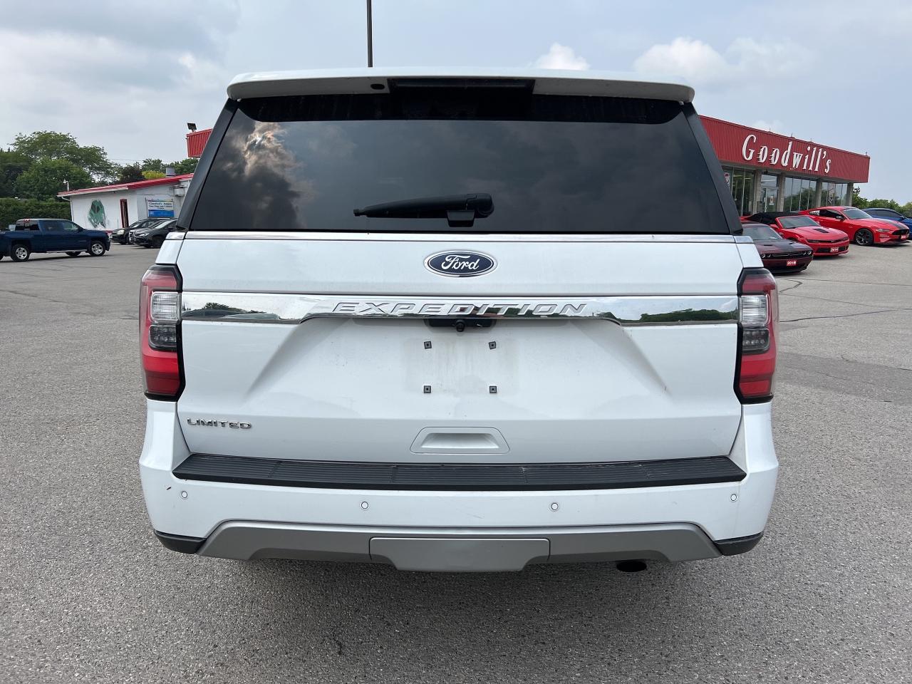 2021 Ford Expedition LTD, CLEAN CARFAX, 8 PASS, HEATED/ COOLED LEATHER! - Photo #7