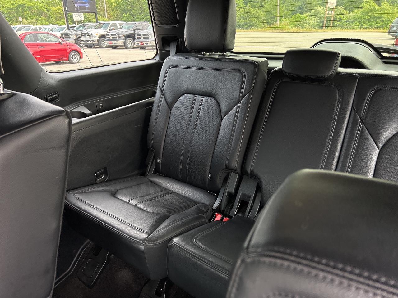 2021 Ford Expedition LTD, CLEAN CARFAX, 8 PASS, HEATED/ COOLED LEATHER! - Photo #13