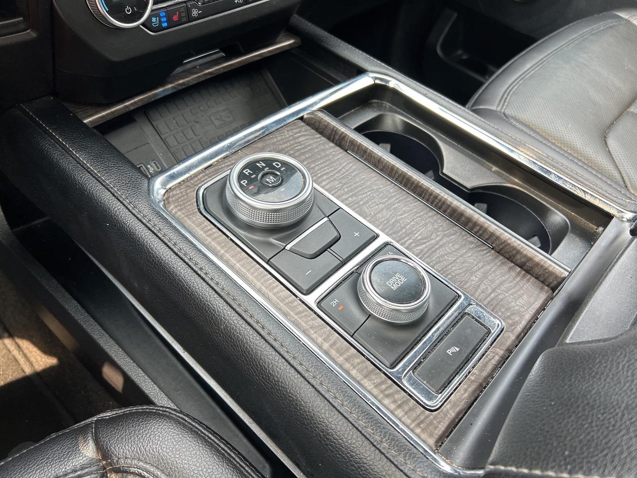 2021 Ford Expedition LTD, CLEAN CARFAX, 8 PASS, HEATED/ COOLED LEATHER! - Photo #22