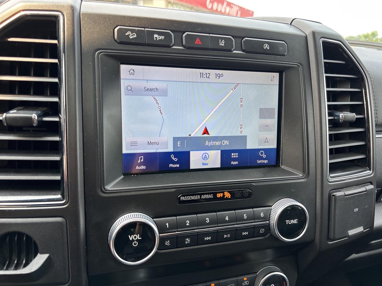 2021 Ford Expedition LTD, CLEAN CARFAX, 8 PASS, HEATED/ COOLED LEATHER! - Photo #24