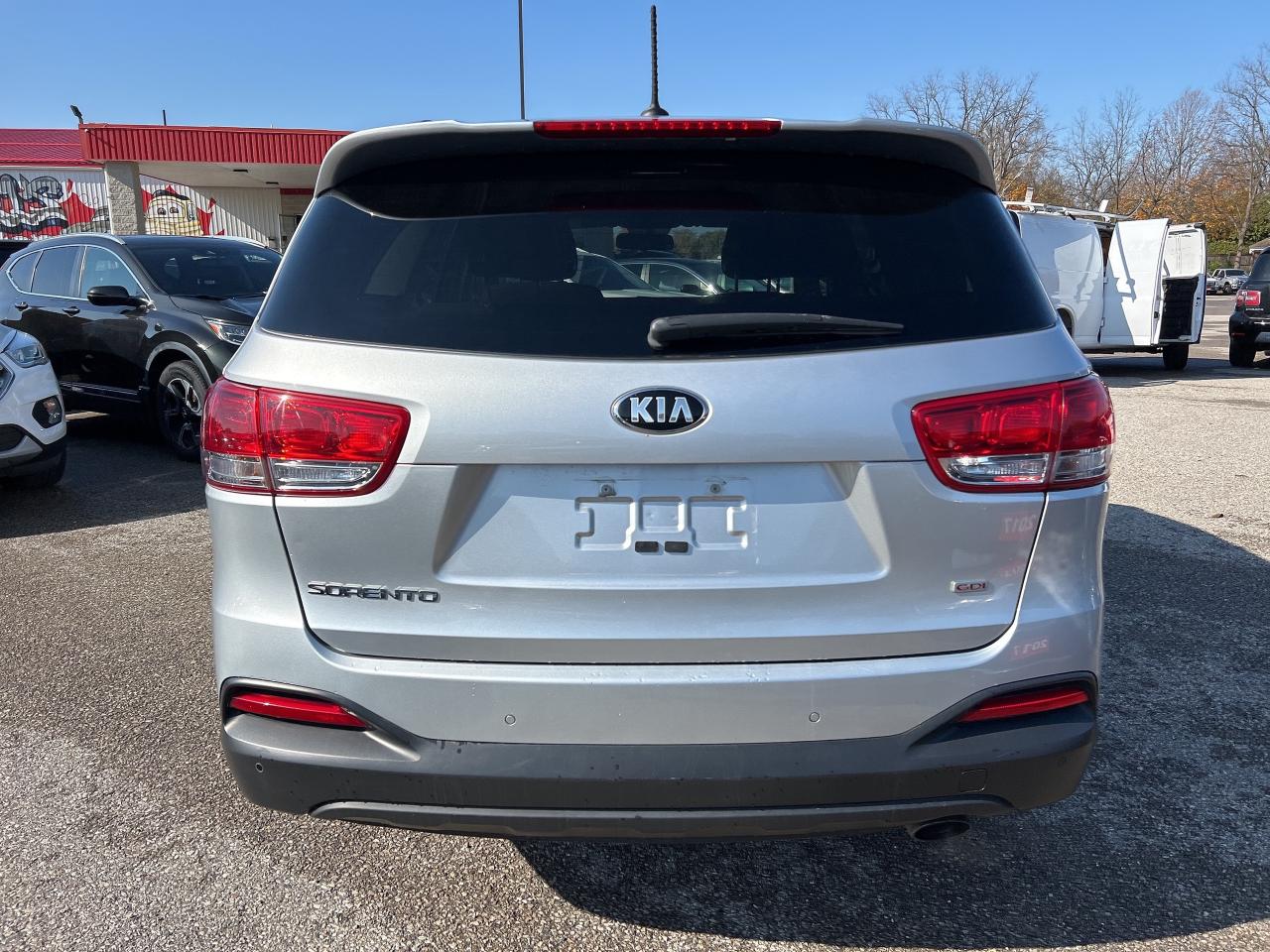 2016 Kia Sorento LX, AUTOMATIC, HEATED SEATS, CLEAN CARFAX! - Photo #7