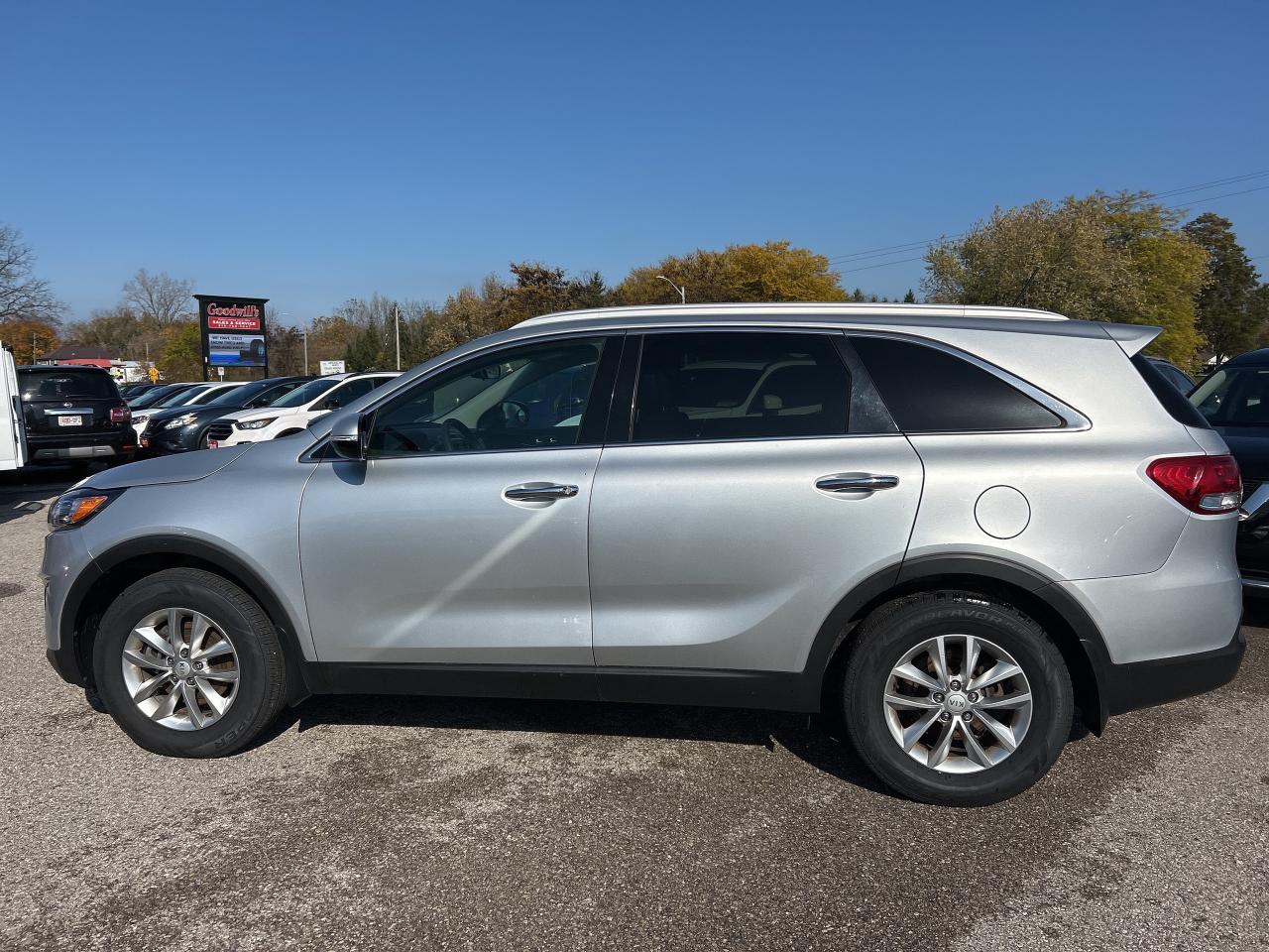 2016 Kia Sorento LX, AUTOMATIC, HEATED SEATS, CLEAN CARFAX! - Photo #9