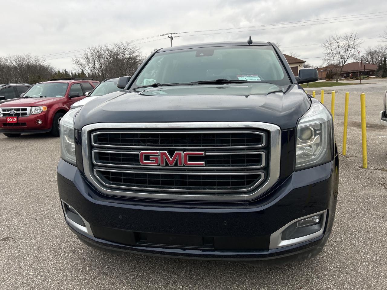2020 GMC Yukon XL LEATHER, SUNROOF, NAV, DVD, 7 PASS, CLEAN CARFAX! - Photo #3