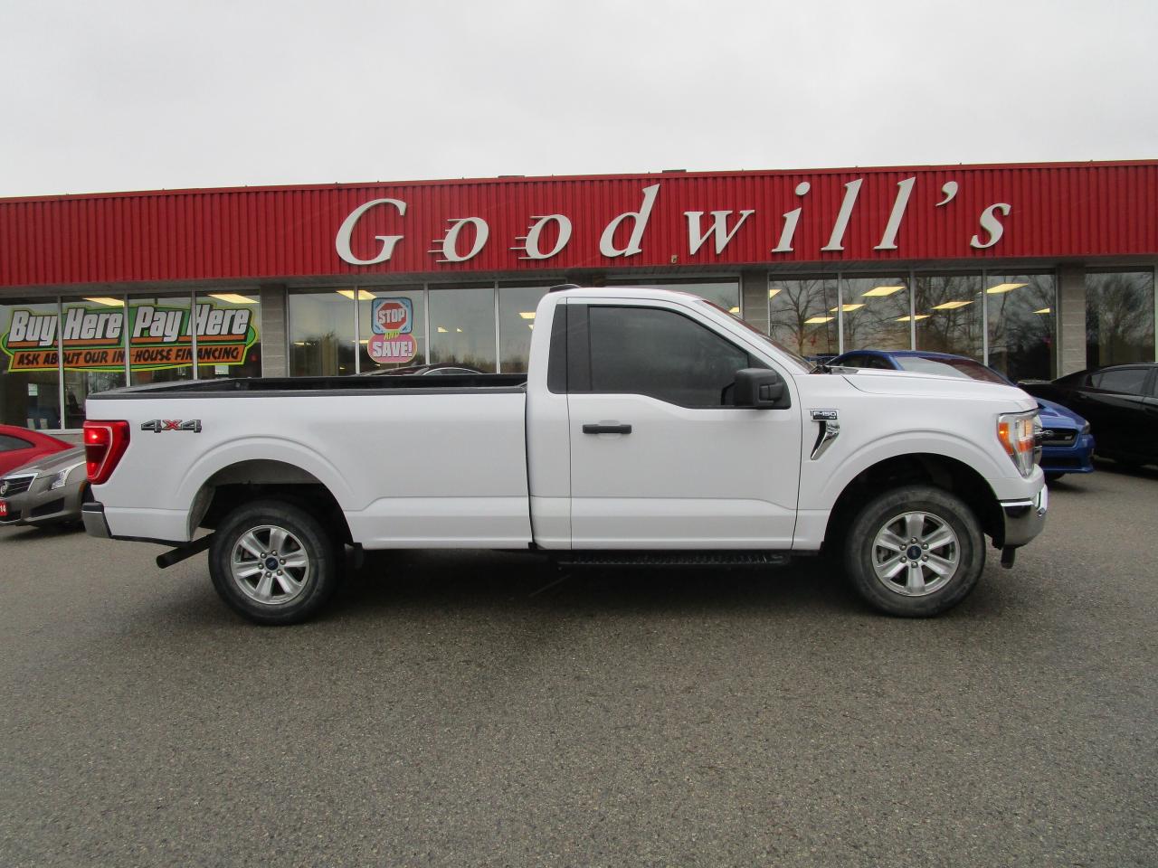 2021 Ford F-150 XLT, CLEAN CARFAX, 4X4, BOX LINER