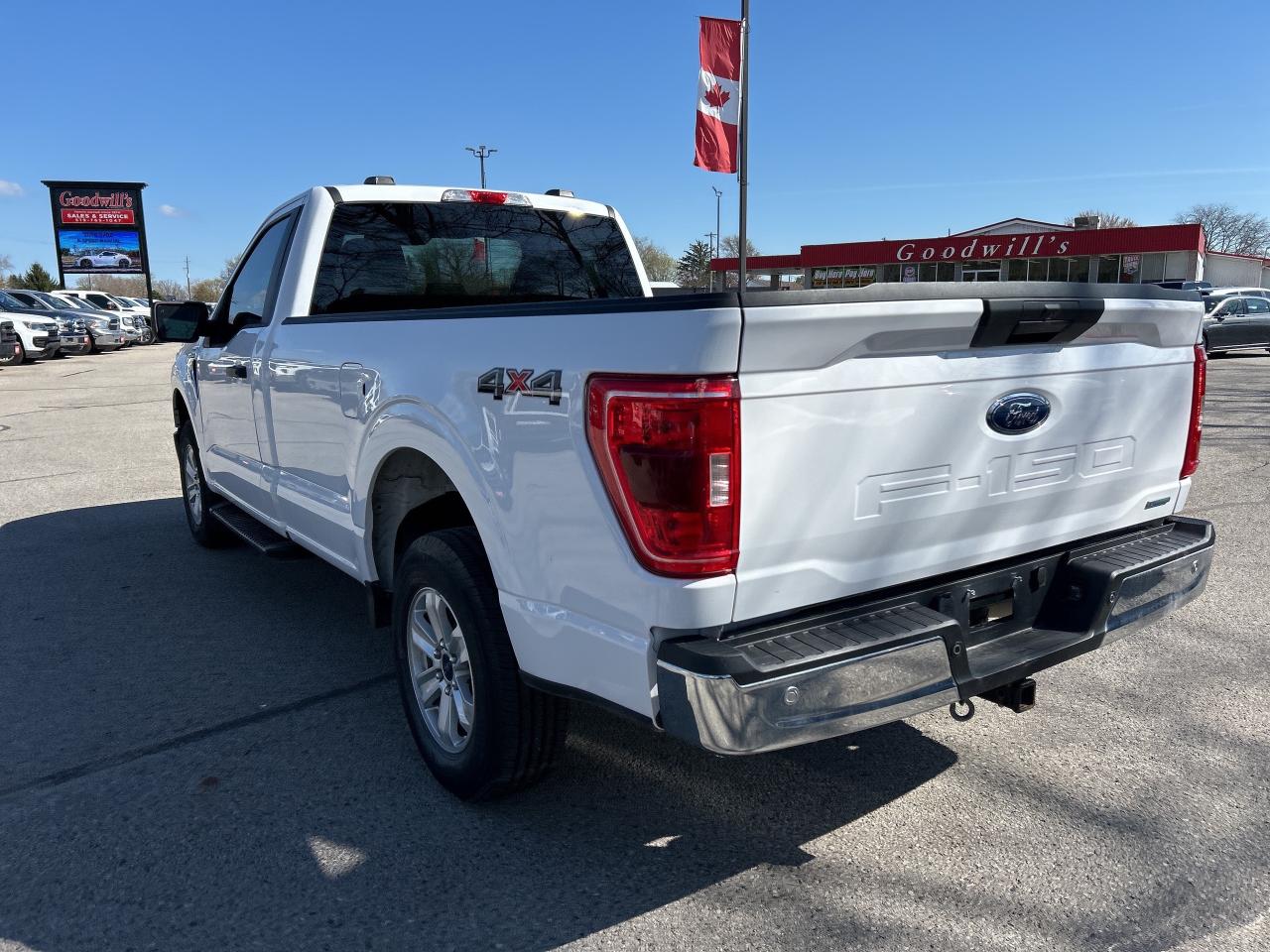2021 Ford F-150 XLT, CLEAN CARFAX, 4X4, BOX LINER - Photo #8