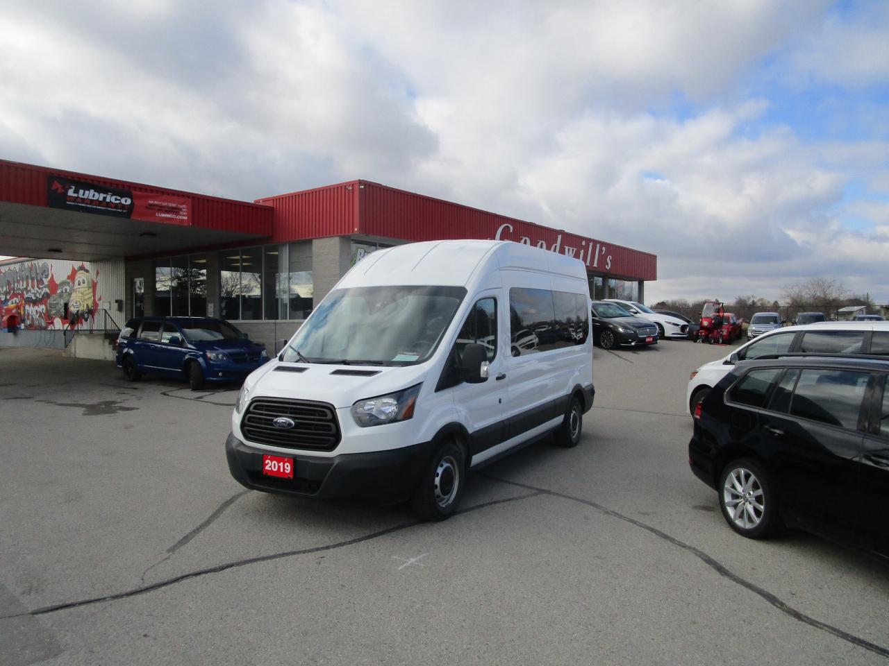 Used 2019 Ford Transit Passenger Wagon XL, 15 PASSENGER, CLEAN CARFAX, BACKUP CAMERA! for sale in London, ON