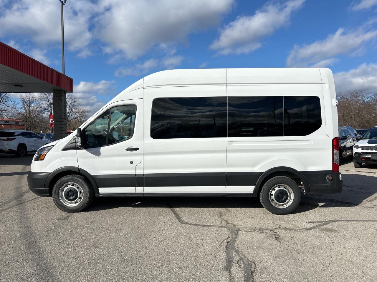2019 Ford Transit Passenger Wagon XL, 15 PASSENGER, CLEAN CARFAX, BACKUP CAMERA! - Photo #9