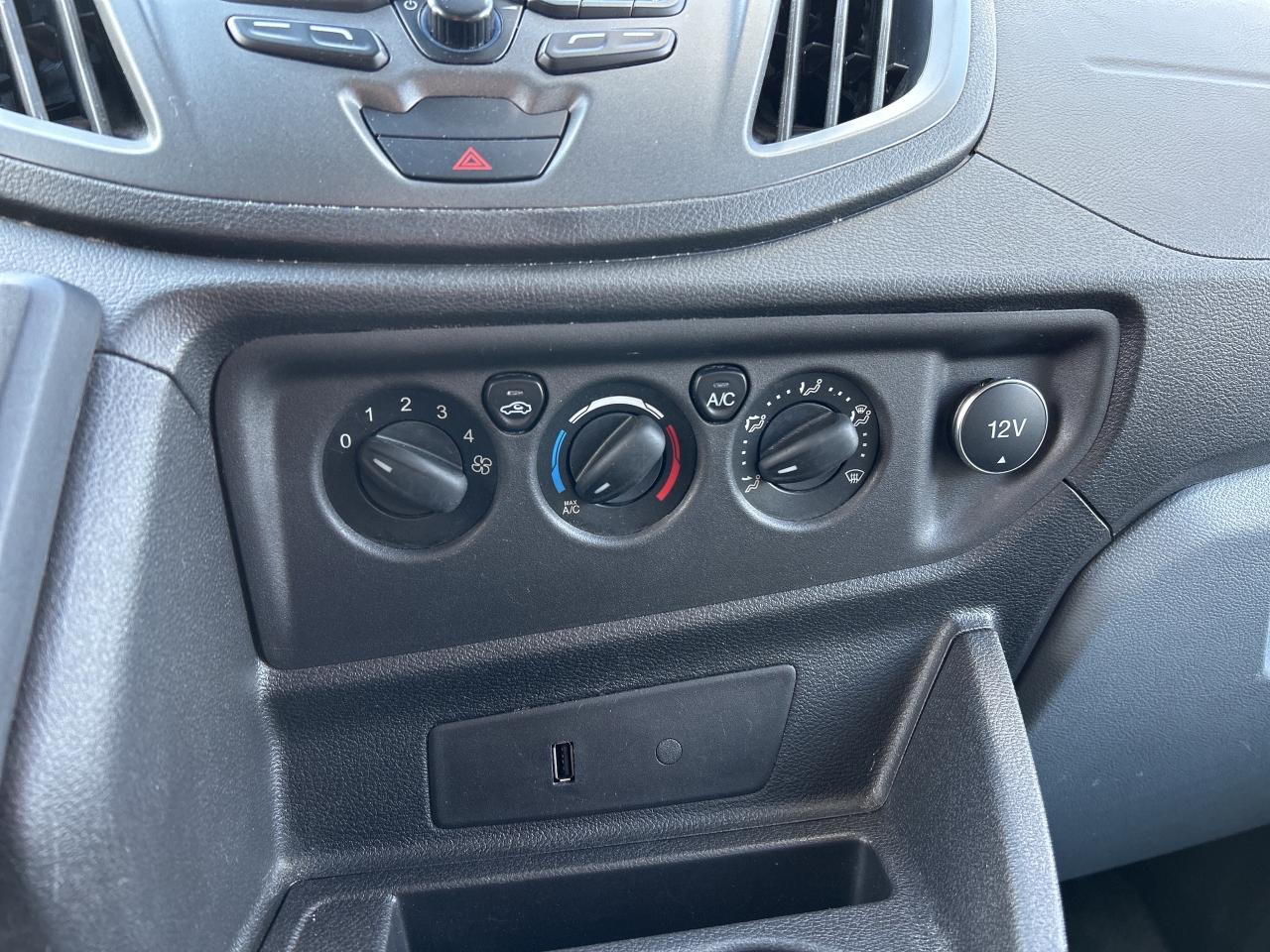 2019 Ford Transit Passenger Wagon XL, 15 PASSENGER, CLEAN CARFAX, BACKUP CAMERA! - Photo #24