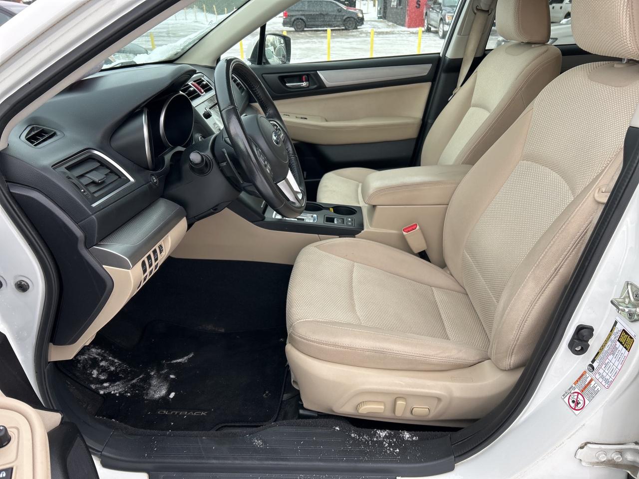 2017 Subaru Outback 2.5i, AWD, CLEAN CARFAX, BACKUP CAM, SUNROOF! - Photo #5