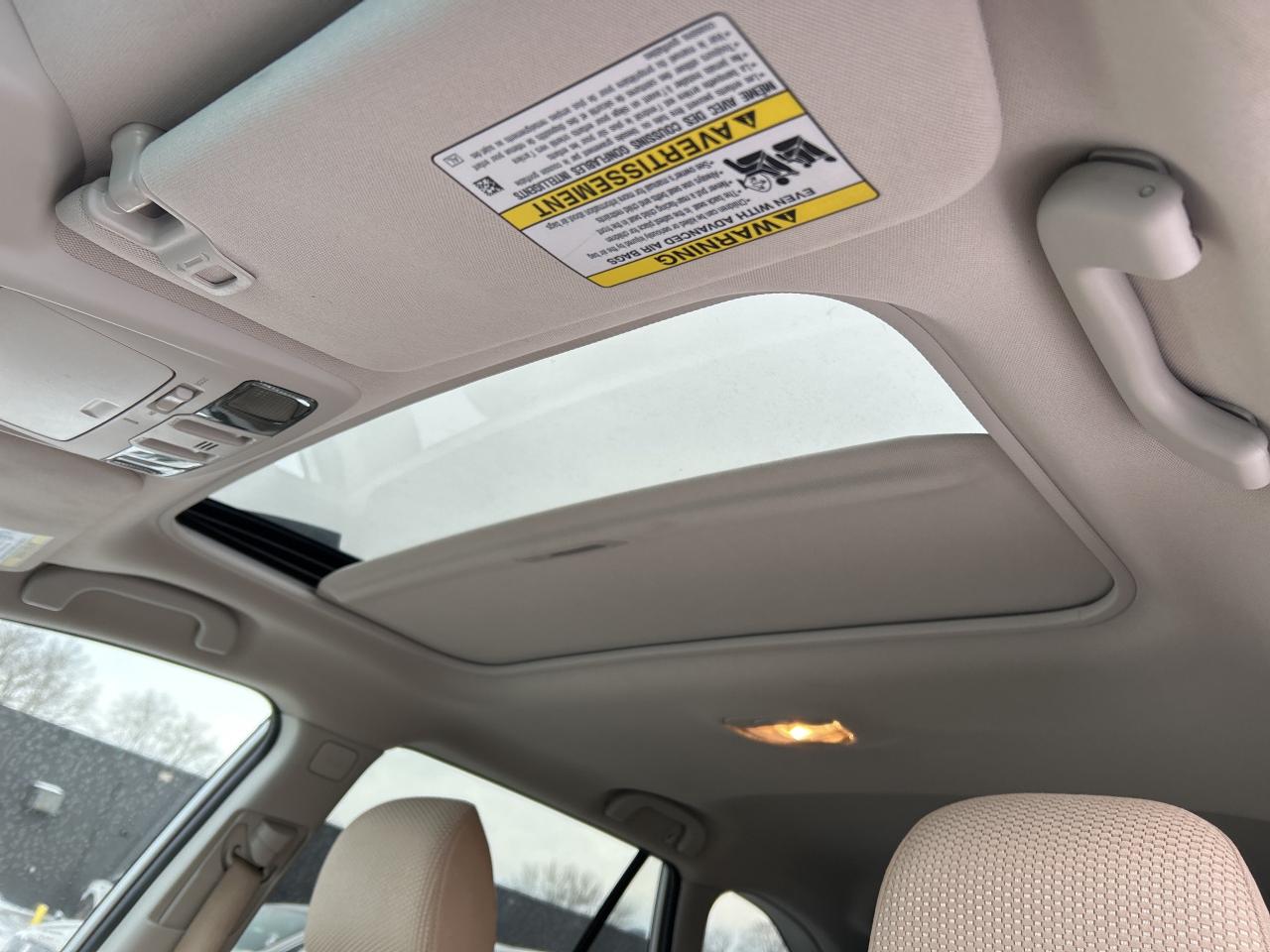 2017 Subaru Outback 2.5i, AWD, CLEAN CARFAX, BACKUP CAM, SUNROOF! - Photo #7