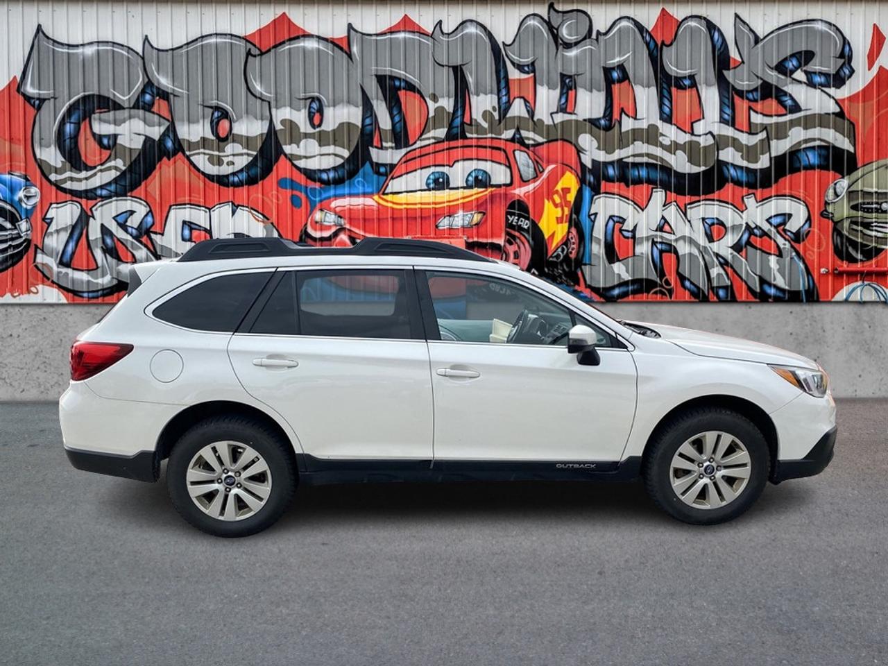 2017 Subaru Outback 2.5i, AWD, CLEAN CARFAX, BACKUP CAM, SUNROOF!