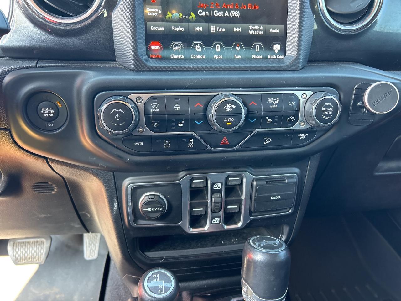 2020 Jeep Wrangler Unlimited SAHARA ALTITUDE, CLEAN CARFAX, ONE OWNER, LEATHER! - Photo #18