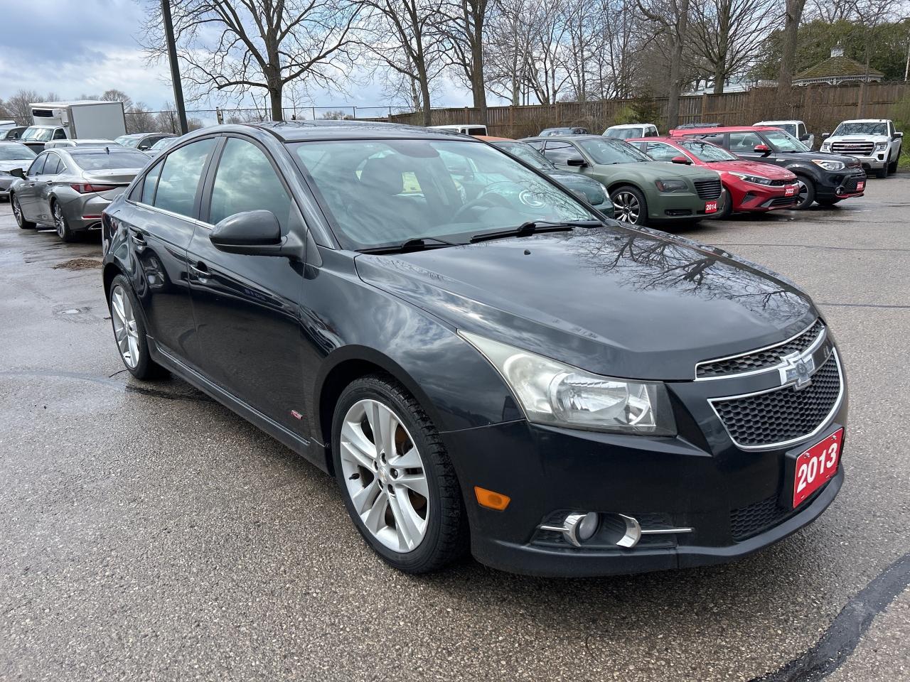 2013 Chevrolet Cruze LT, 6 SPEED MANUAL, CLEAN CARFAX, HEATED LEATHER! - Photo #4