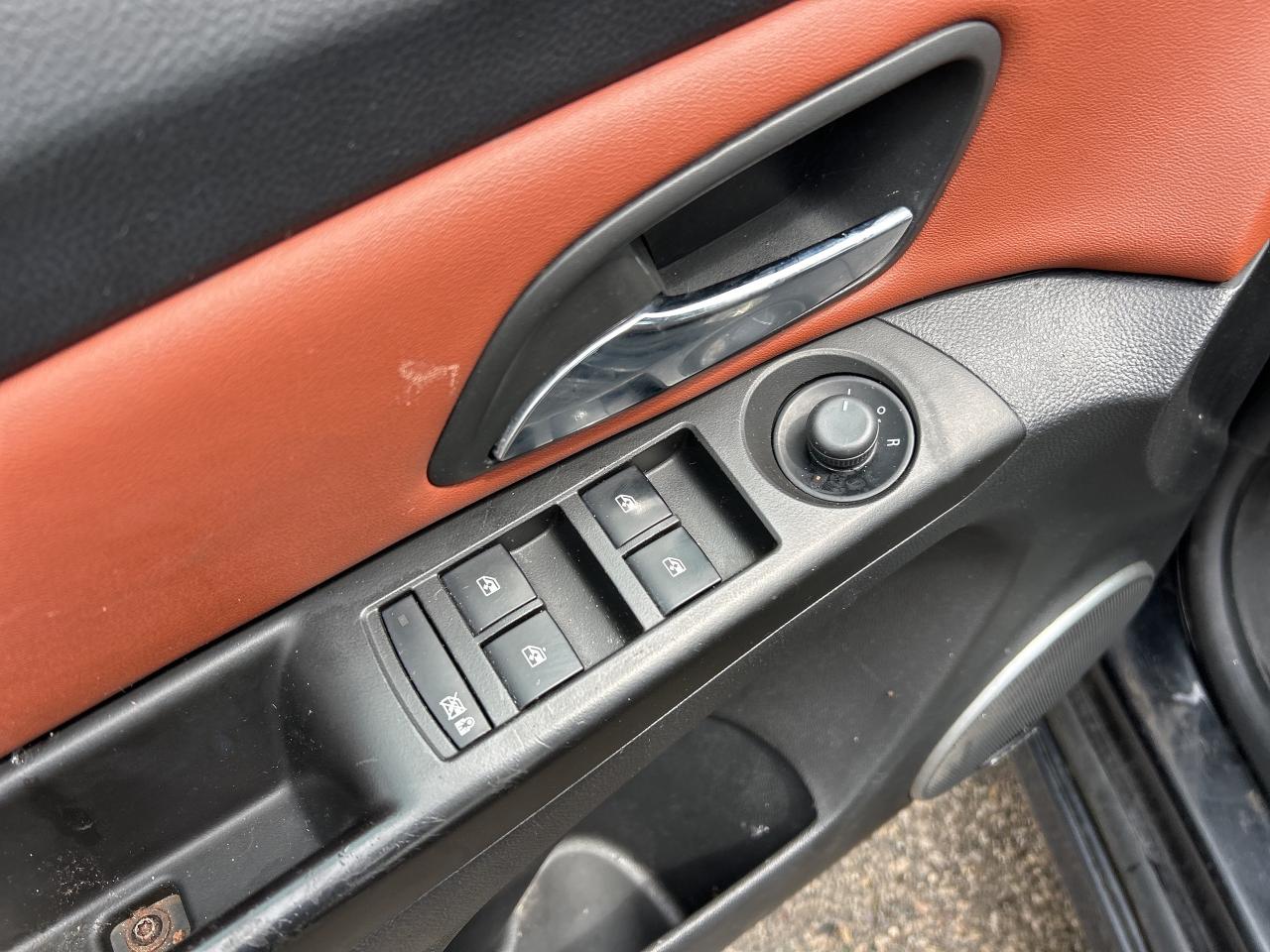 2013 Chevrolet Cruze LT, 6 SPEED MANUAL, CLEAN CARFAX, HEATED LEATHER! - Photo #16