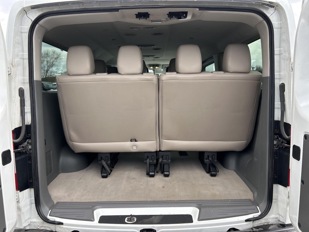 2020 Nissan NV 2500 3500 HD SL V8, 12 PASSENGER, LEATHER, BACK UP CAM! - Photo #11