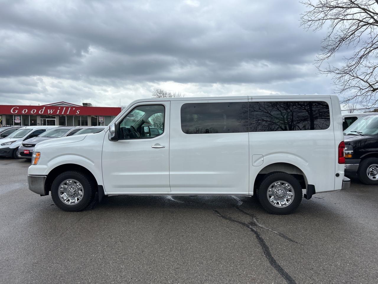 2020 Nissan NV 2500 3500 HD SL V8, 12 PASSENGER, LEATHER, BACK UP CAM! - Photo #9