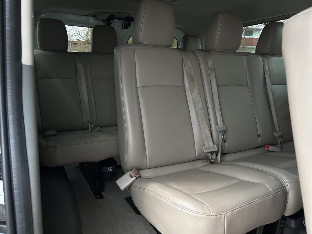 2020 Nissan NV 2500 3500 HD SL V8, 12 PASSENGER, LEATHER, BACK UP CAM! - Photo #13