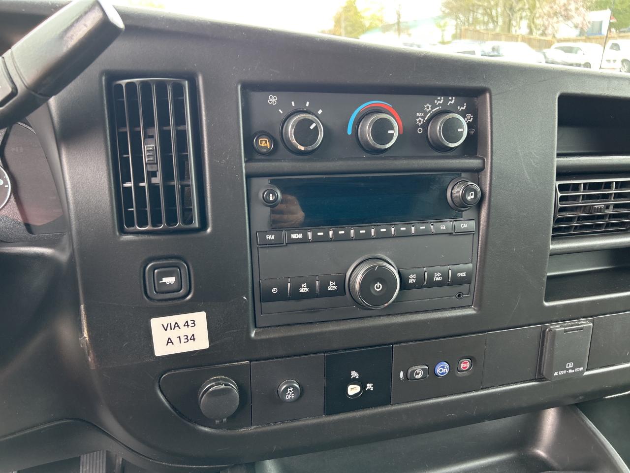 2023 Chevrolet Express RWD 2500 CARGO, 12' LONG, CLEAN CARFAX! - Photo #15