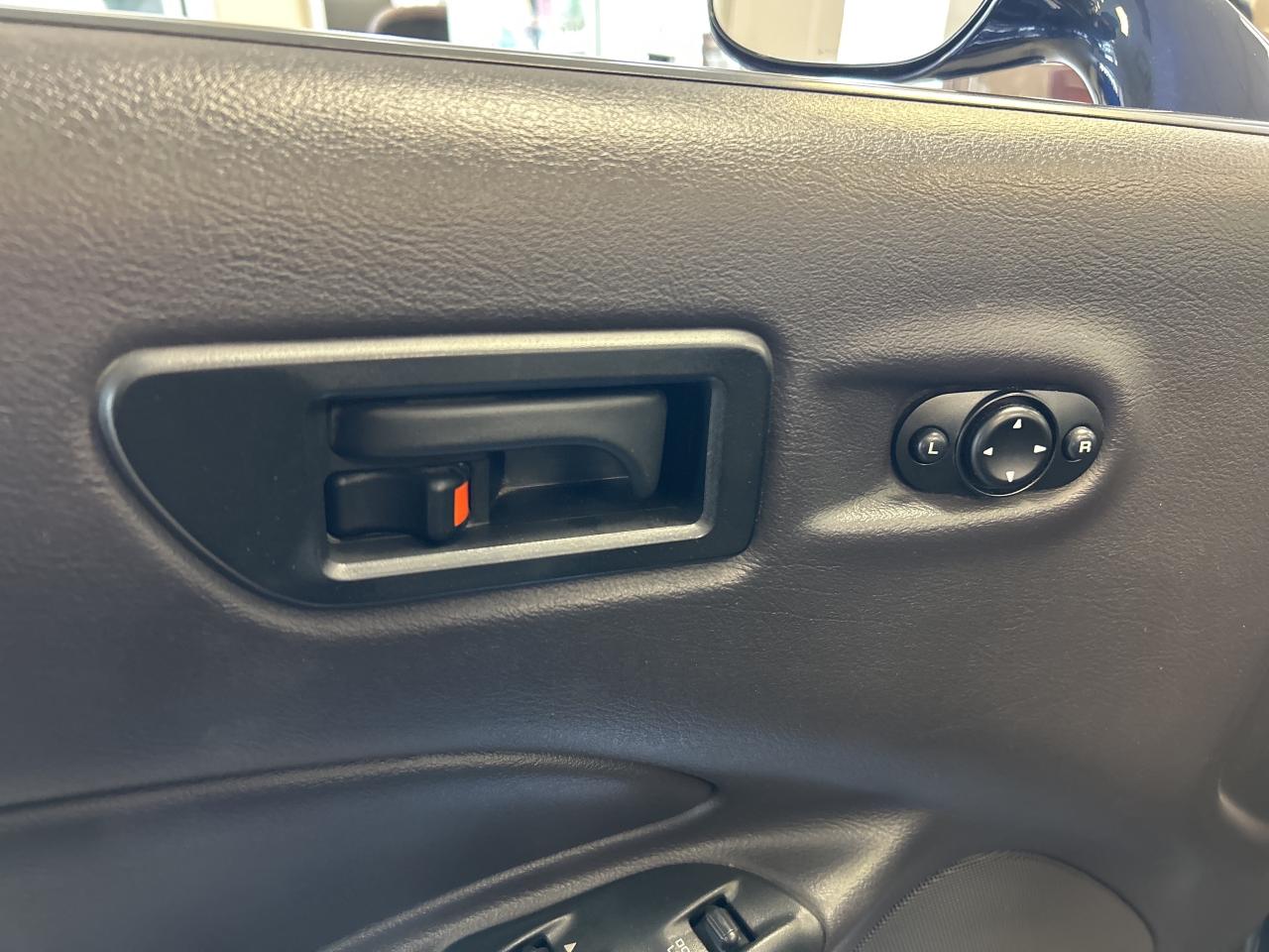 2001 Plymouth Prowler ROADSTER, LEATHER, CLEAN CARFAX, LIKE NEW! - Photo #13