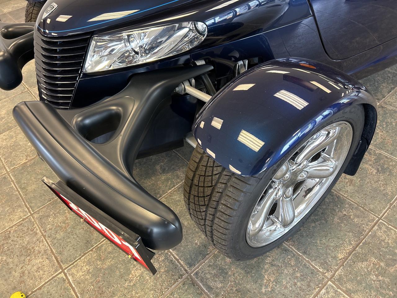 2001 Plymouth Prowler ROADSTER, LEATHER, CLEAN CARFAX, LIKE NEW! - Photo #4