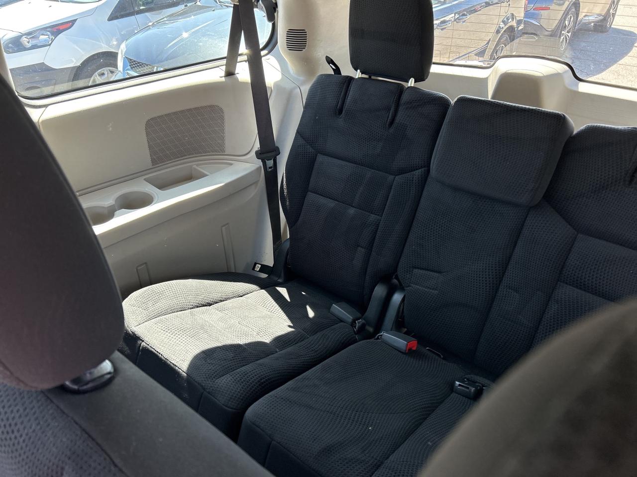 2020 Dodge Grand Caravan SE, CLEAN CARFAX, BACK UP CAMERA! - Photo #13