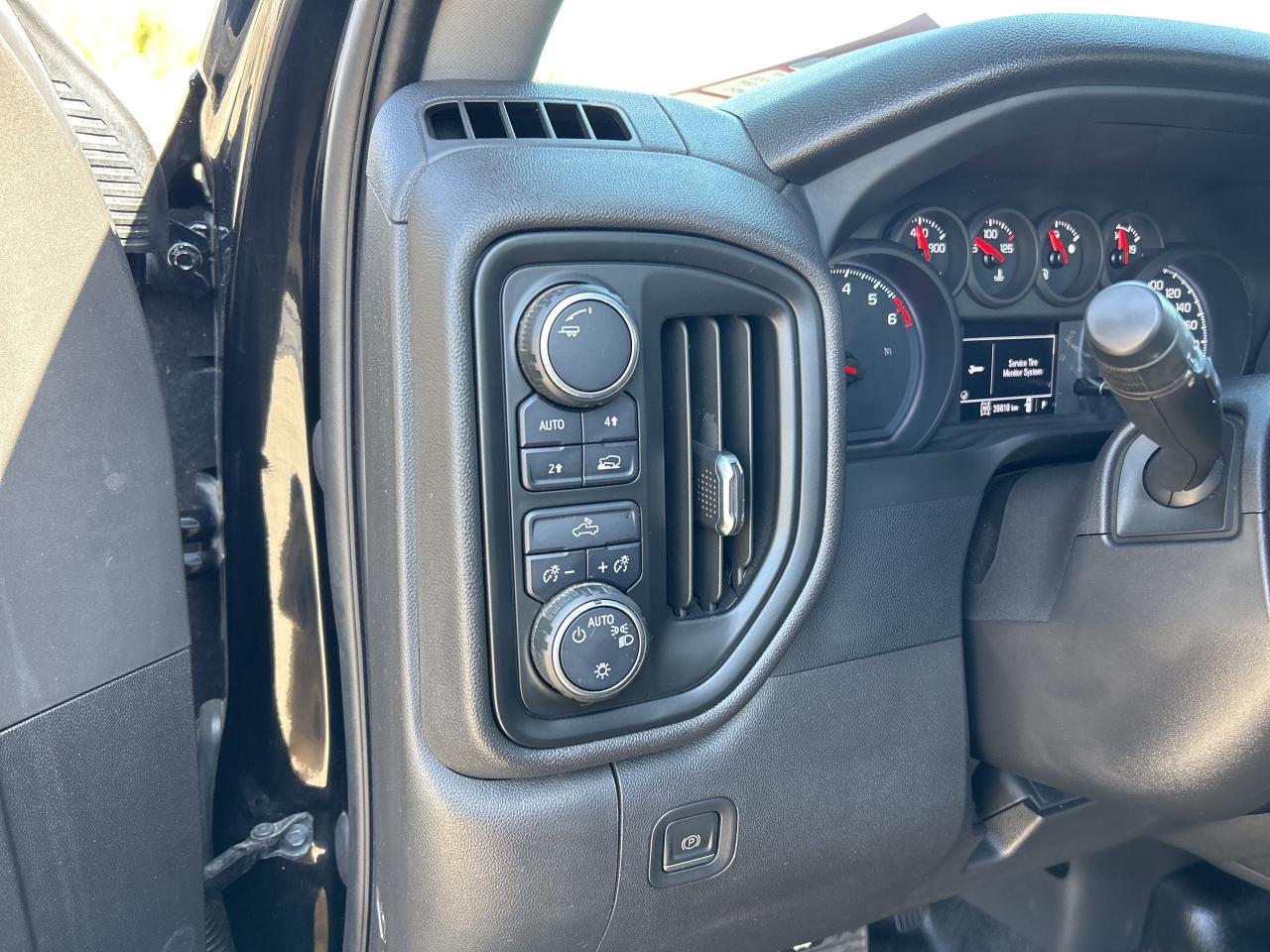 2022 Chevrolet Silverado 1500 LTD WORK TRUCK, CLEAN CARFAX, 8' BOX, 4X4! - Photo #14