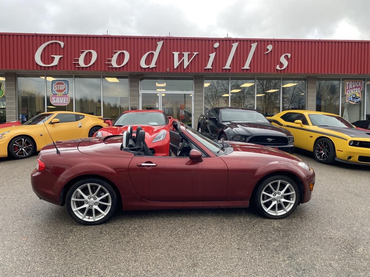 2011 Mazda Miata MX-5 6 SPEED MANUAL, CONVERTIBLE, HEATED LEATHER! - Photo #2
