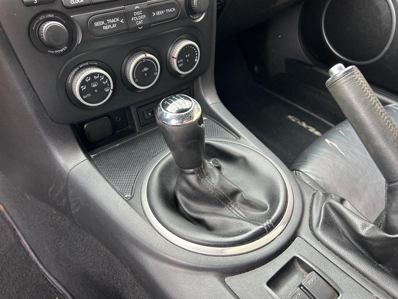 2011 Mazda Miata MX-5 6 SPEED MANUAL, CONVERTIBLE, HEATED LEATHER! - Photo #19