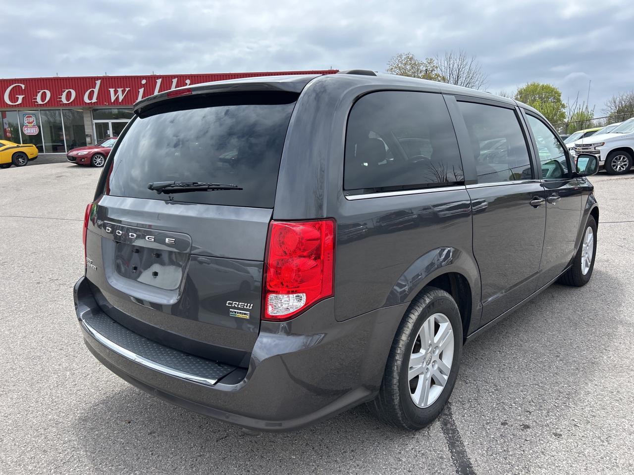 2019 Dodge Grand Caravan CREW PLUS, POWER SLIDING DOORS, REMOTE START! - Photo #6