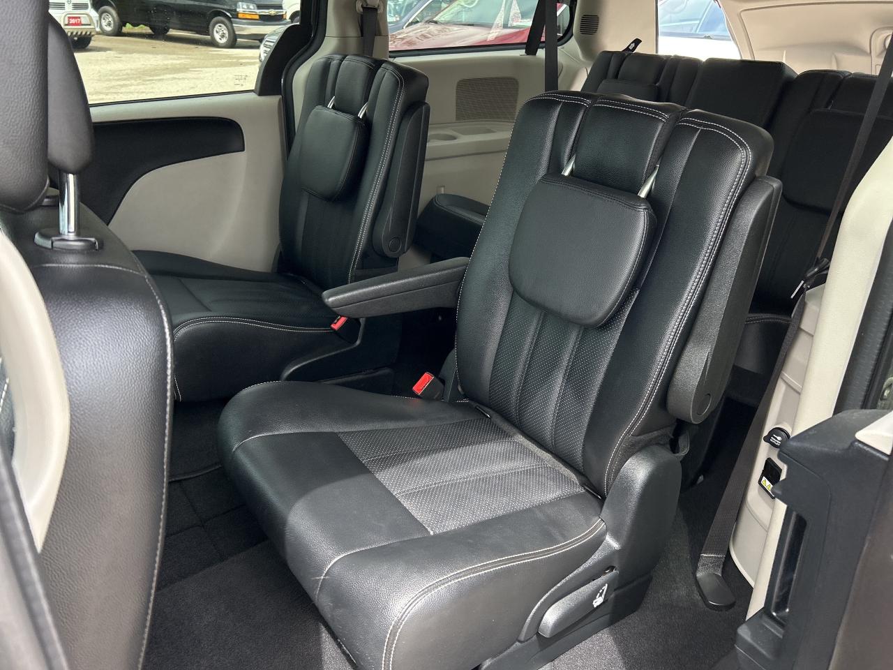 2019 Dodge Grand Caravan CREW PLUS, POWER SLIDING DOORS, REMOTE START! - Photo #12
