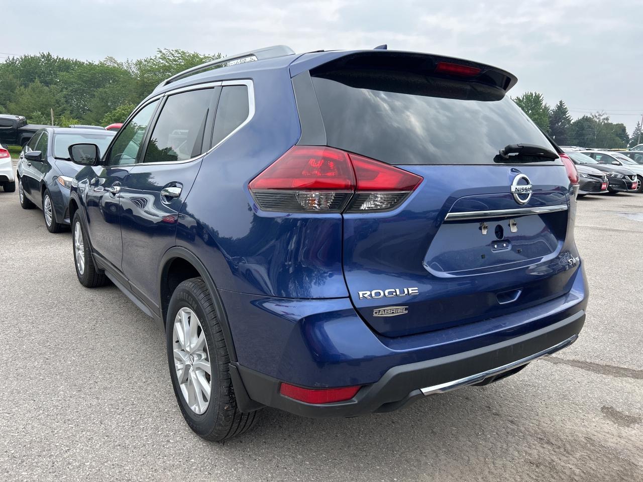 2018 Nissan Rogue SV, REMOTE START, BACK UP CAMERA, CLEAN CARFAX! - Photo #8