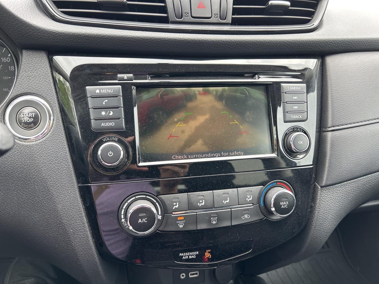 2018 Nissan Rogue SV, REMOTE START, BACK UP CAMERA, CLEAN CARFAX! - Photo #16