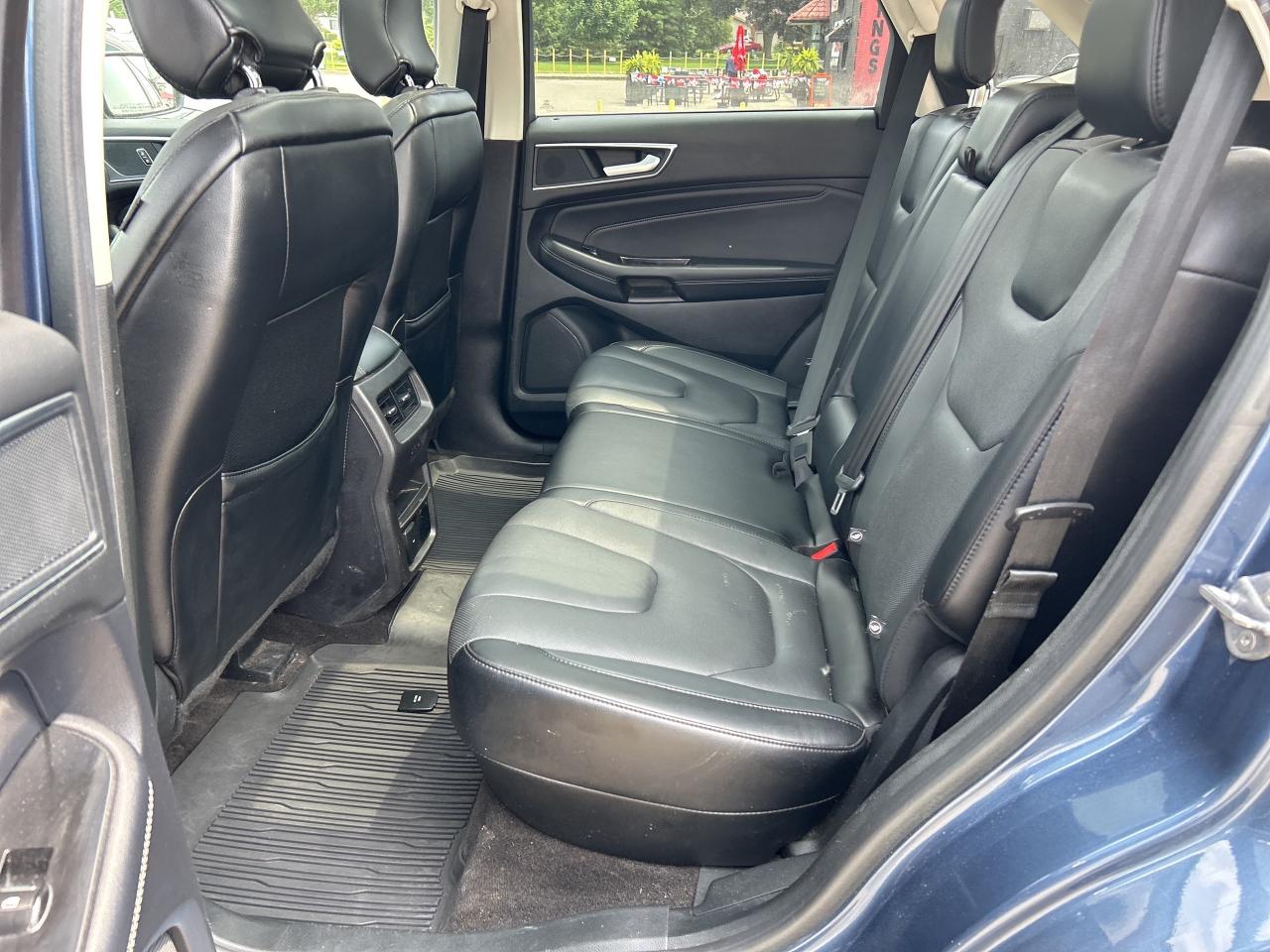 2018 Ford Edge TITANIUM, HEATED & COOLED LEATHER, SUNROOF! - Photo #12