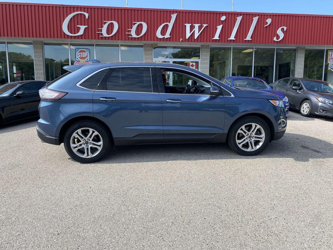 2018 Ford Edge TITANIUM, SUNROOF, HEATED & COOLED LEATHER! Photo