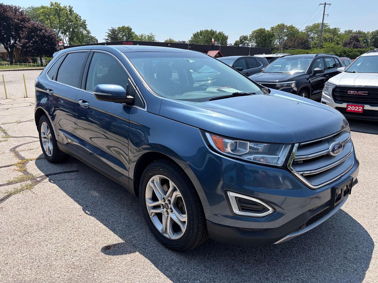 2018 Ford Edge TITANIUM, SUNROOF, HEATED & COOLED LEATHER! - Photo #2