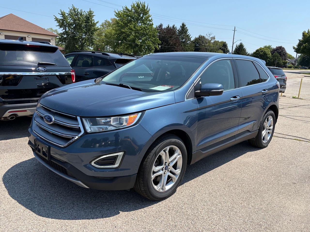 2018 Ford Edge TITANIUM, SUNROOF, HEATED & COOLED LEATHER! - Photo #4