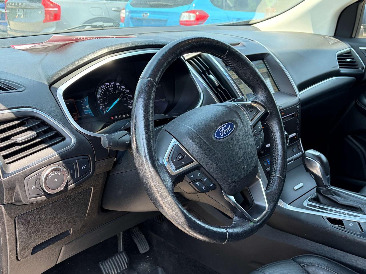 2018 Ford Edge TITANIUM, SUNROOF, HEATED & COOLED LEATHER! Photo