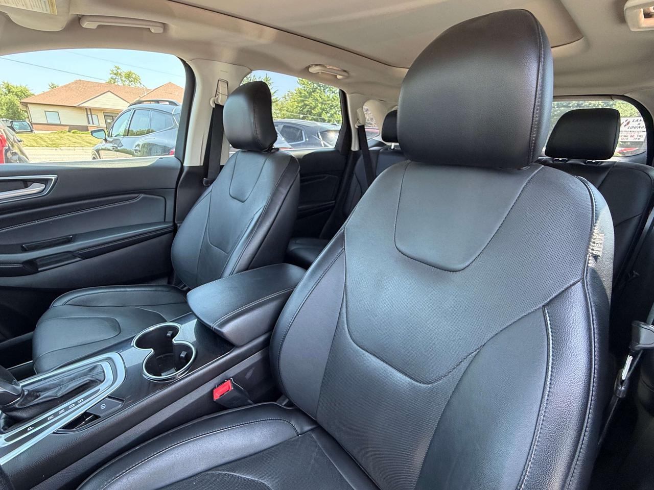 2018 Ford Edge TITANIUM, SUNROOF, HEATED & COOLED LEATHER! Photo