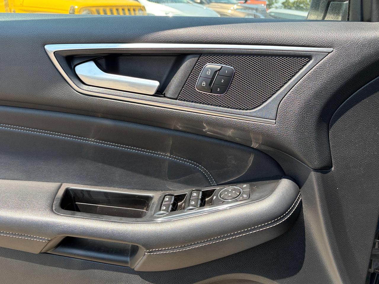 2018 Ford Edge TITANIUM, SUNROOF, HEATED & COOLED LEATHER! - Photo #14