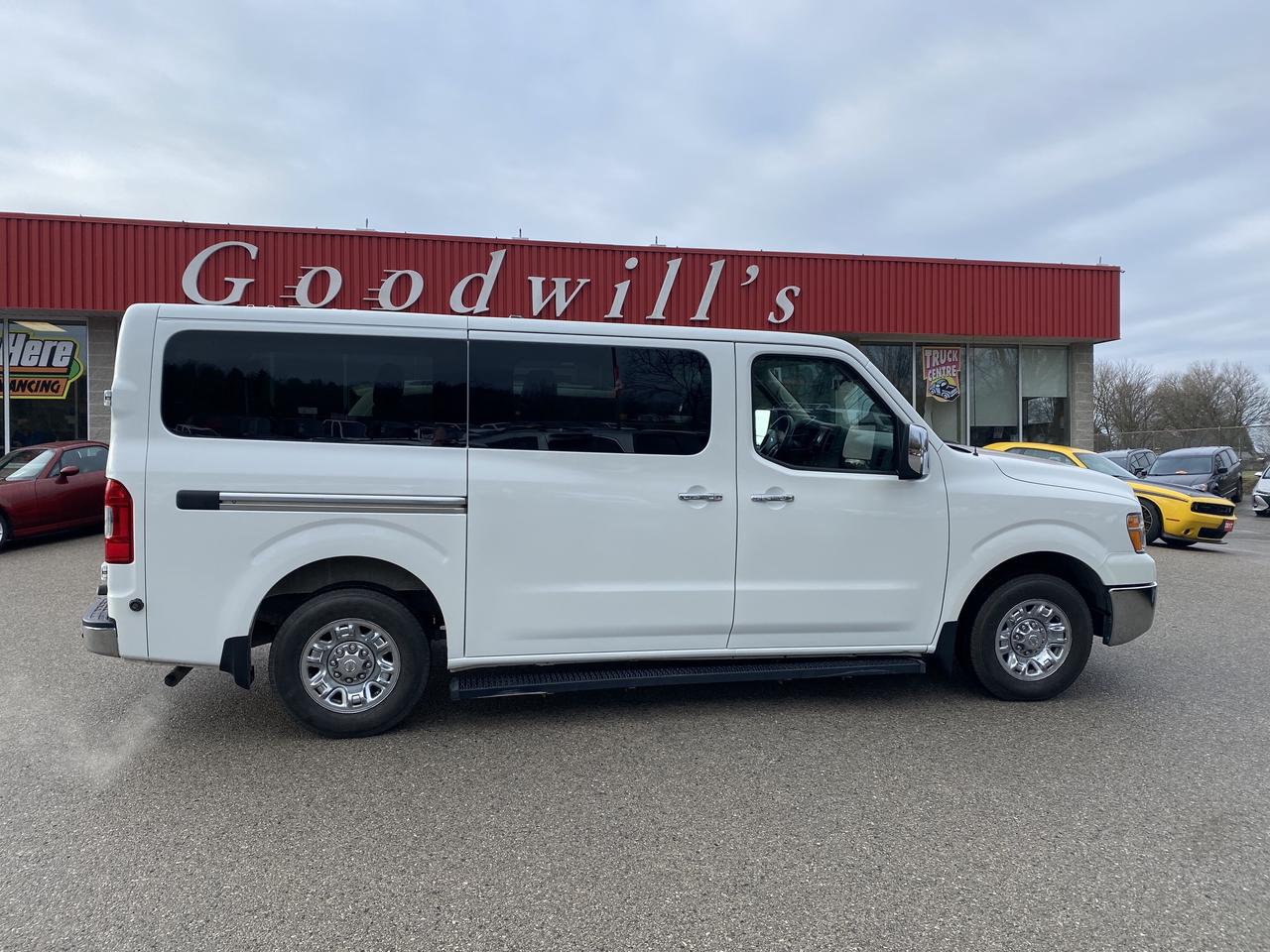 2020 Nissan NV 2500 3500 SL V8, CLEAN CARFAX, 12 PASSENGER! Photo