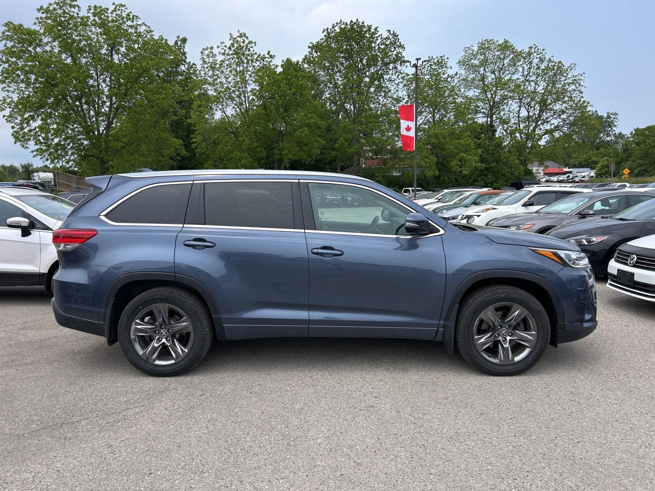 2017 Toyota Highlander LIMITED, CLEAN CARFAX, HEATED/ COOLED SEATS! - Photo #5