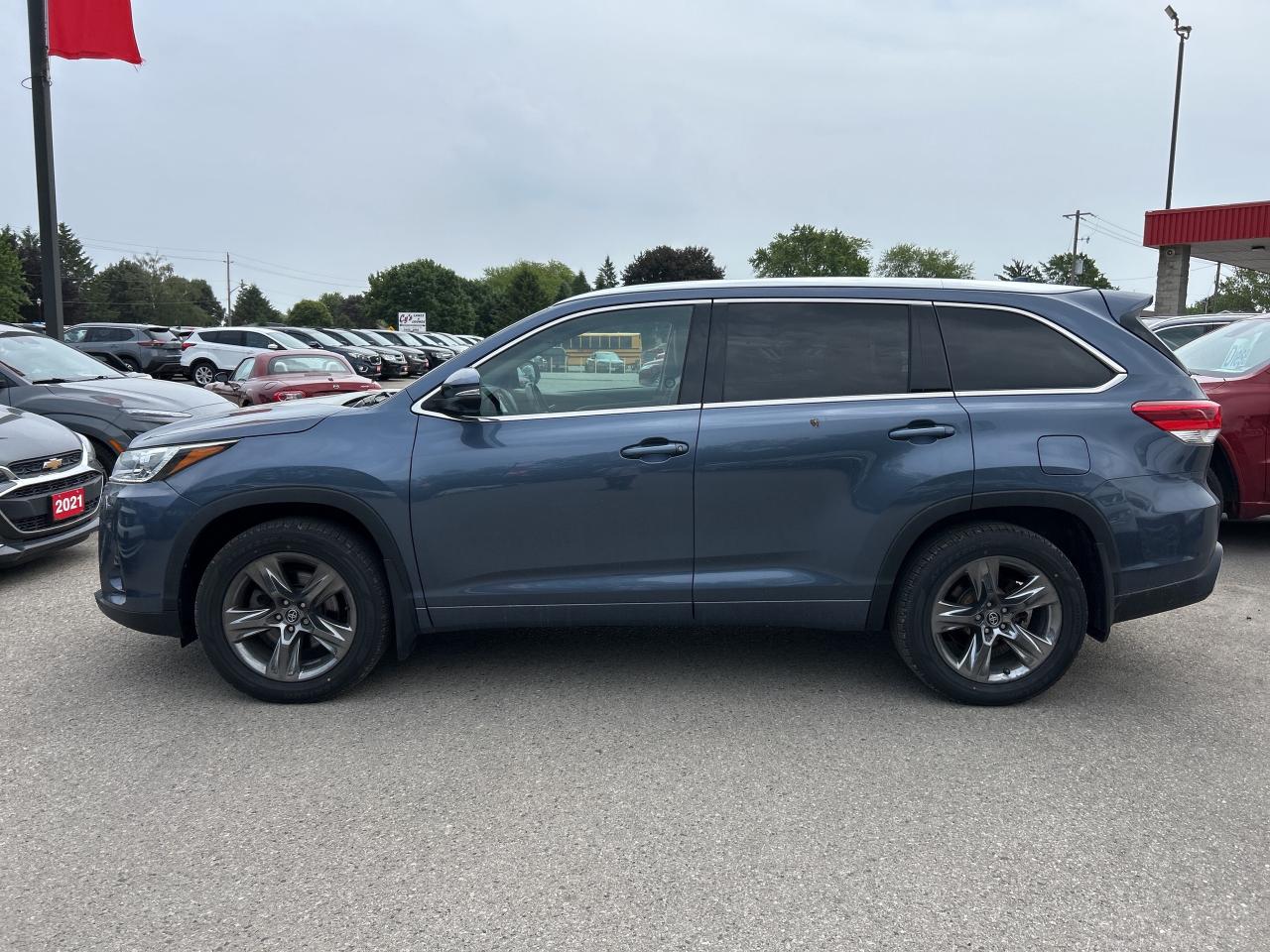 2017 Toyota Highlander LIMITED, CLEAN CARFAX, HEATED/ COOLED SEATS! - Photo #9