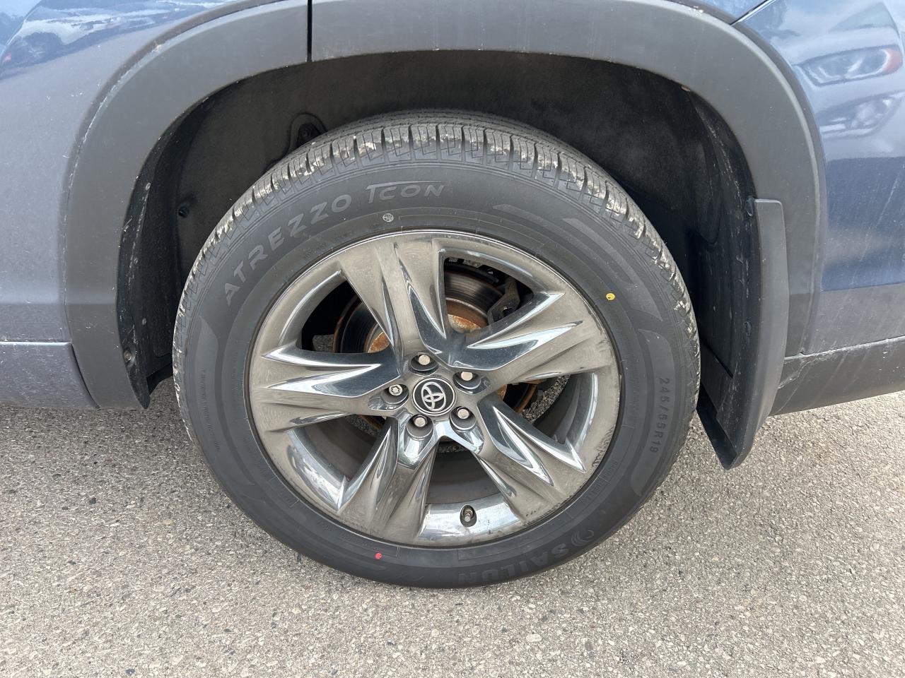 2017 Toyota Highlander LIMITED, CLEAN CARFAX, HEATED/ COOLED SEATS! - Photo #10